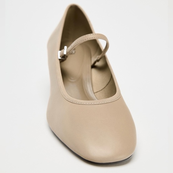 Zara Leather Strappy Mary Jane Style Heels Off White NWT - Picture 5 of 6